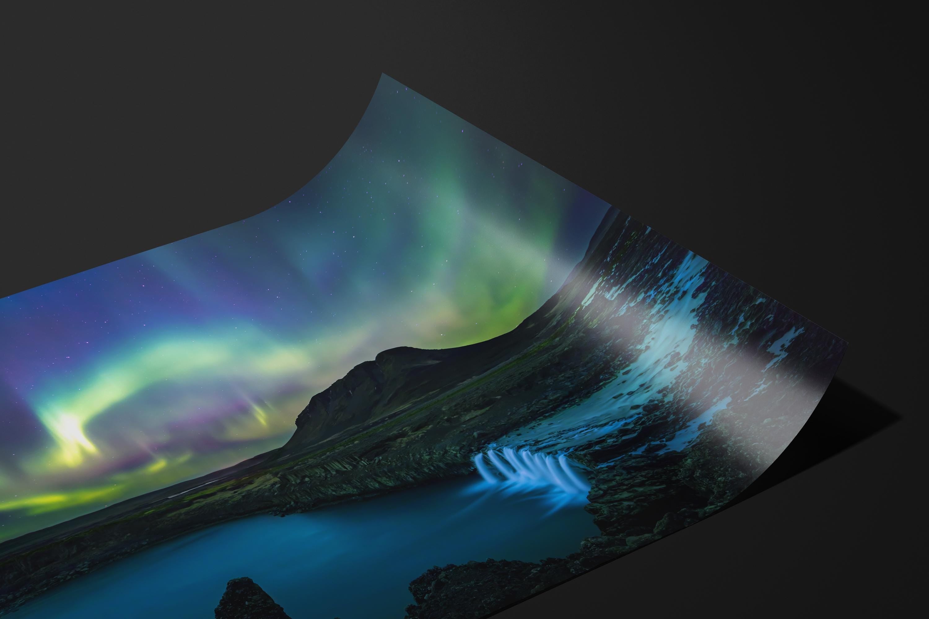 Þjófafoss Aurora Borealis Waterfall