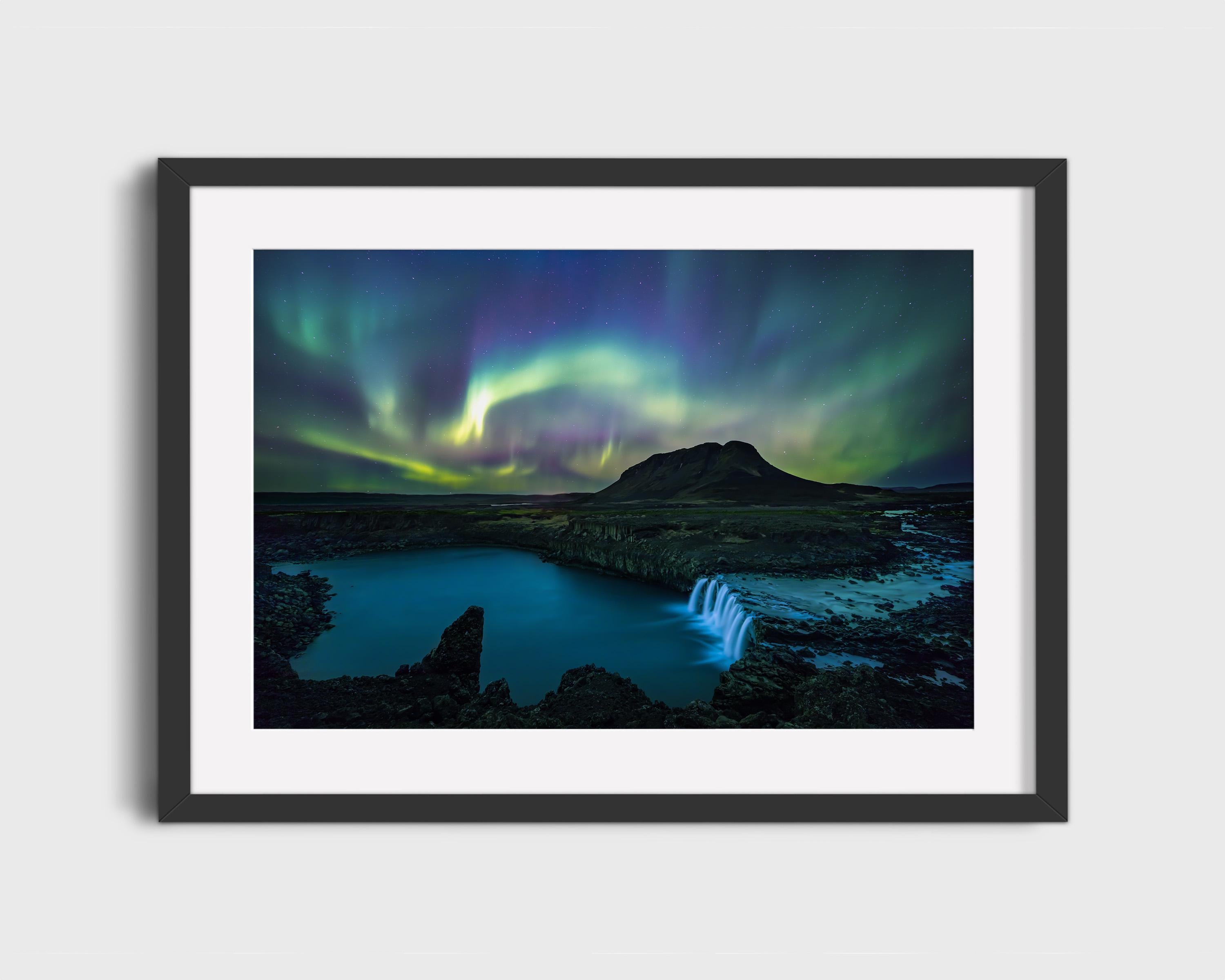 Þjófafoss Aurora Borealis Waterfall